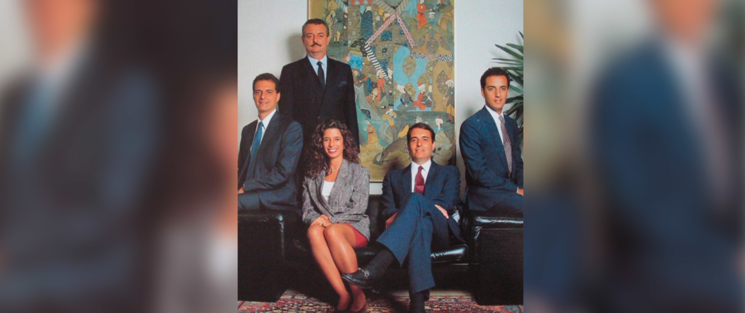 1979 | Ocorre a entrada da terceira geração da família no grupo. Mário Sérgio, Victor e André Cutait, os três filhos de Fábio, ingressam na empresa.